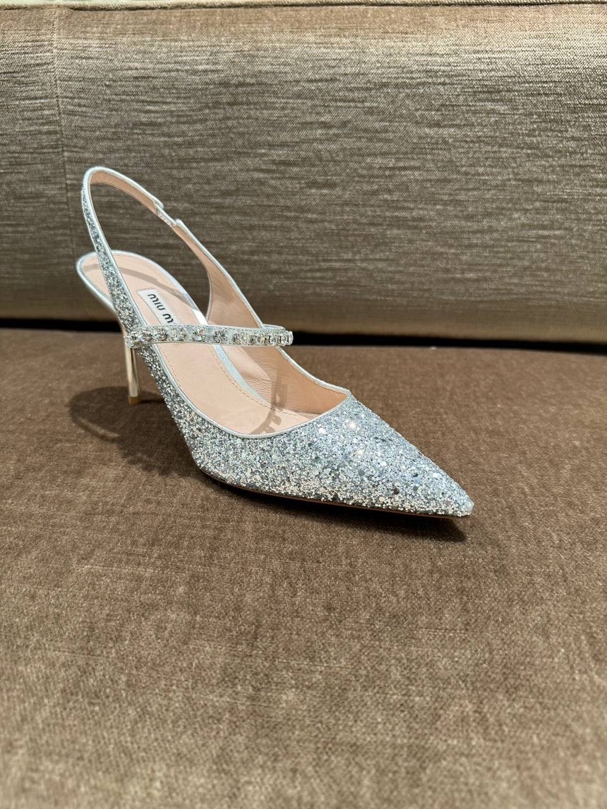 MIU MIU Pumps front view - Women's luxury Shoes