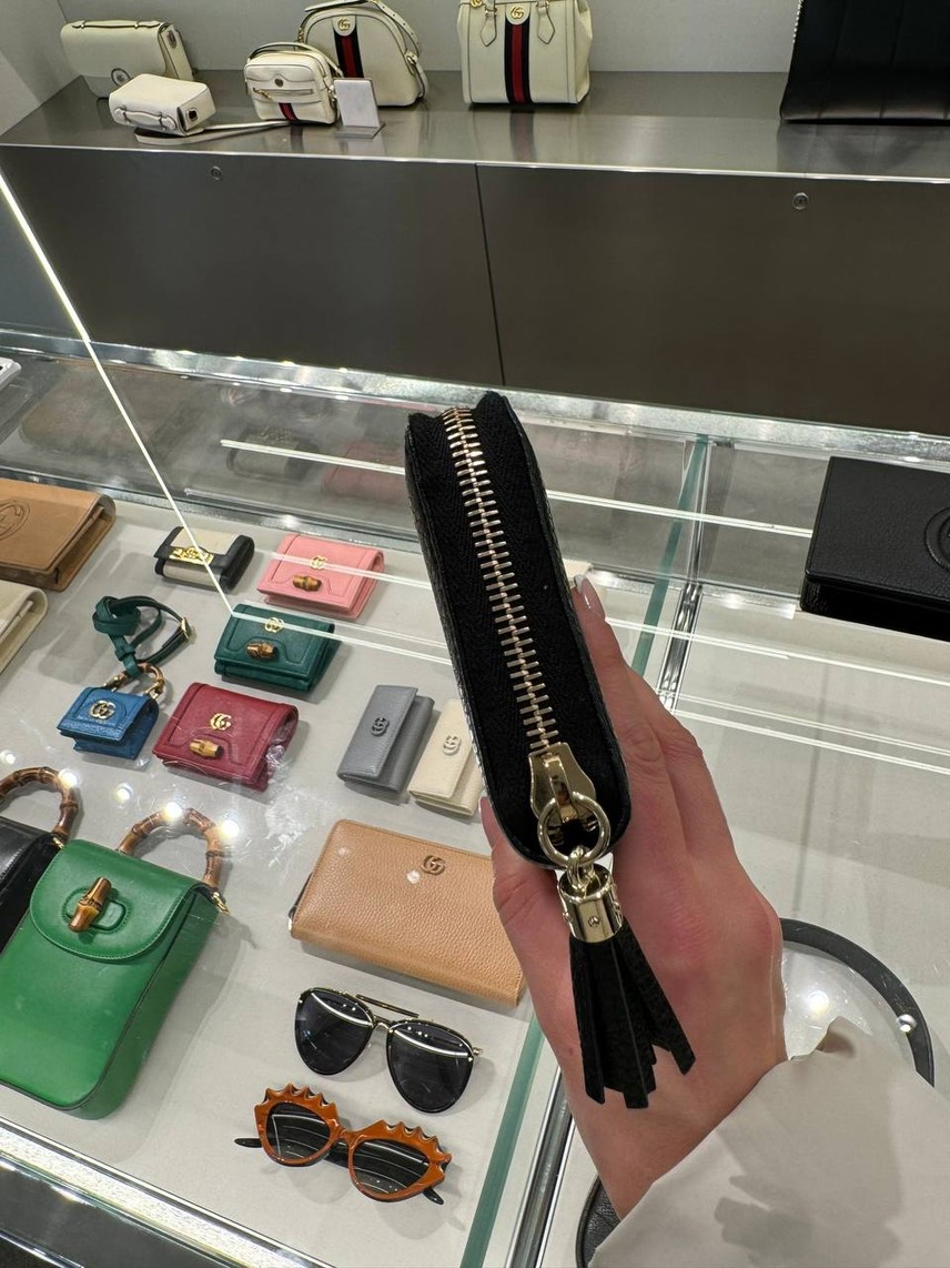 GUCCI Wallets and small leather goods side view - Women's luxury Accessories