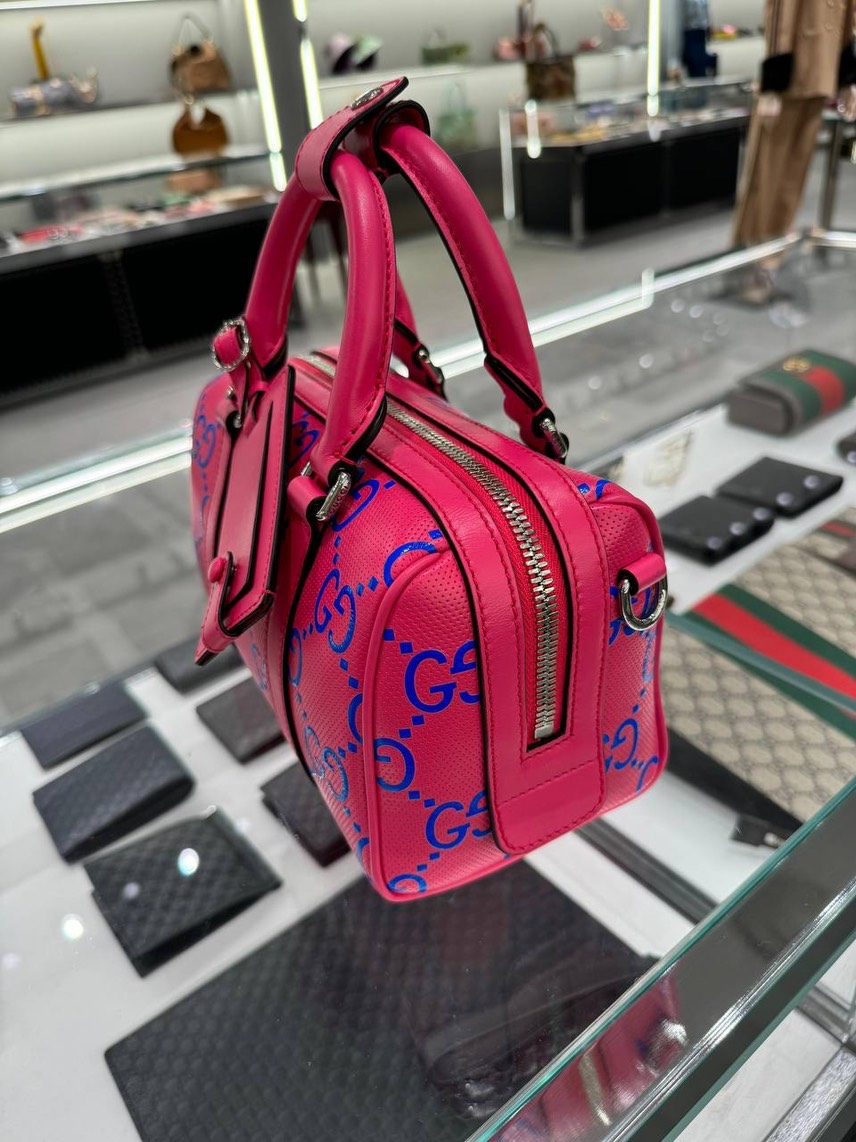 GUCCI Shoulder bags side view - Women's luxury Bags