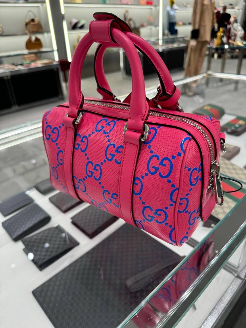 GUCCI Shoulder bags side view - Women's luxury Bags