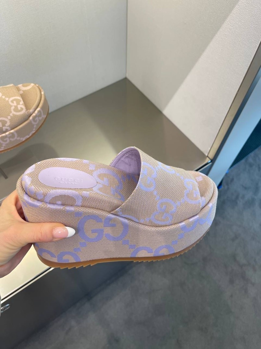 GUCCI Sandals side view - Women's luxury Shoes