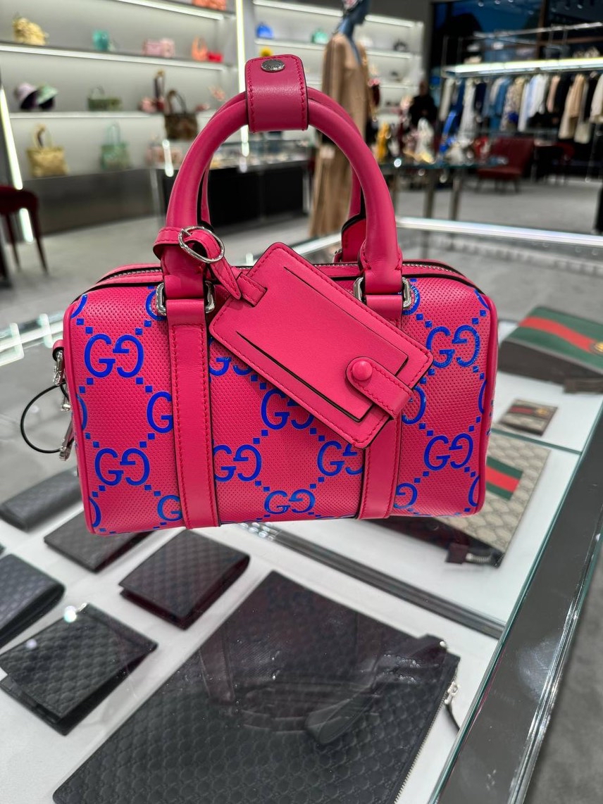 GUCCI Shoulder bags side view - Women's luxury Bags