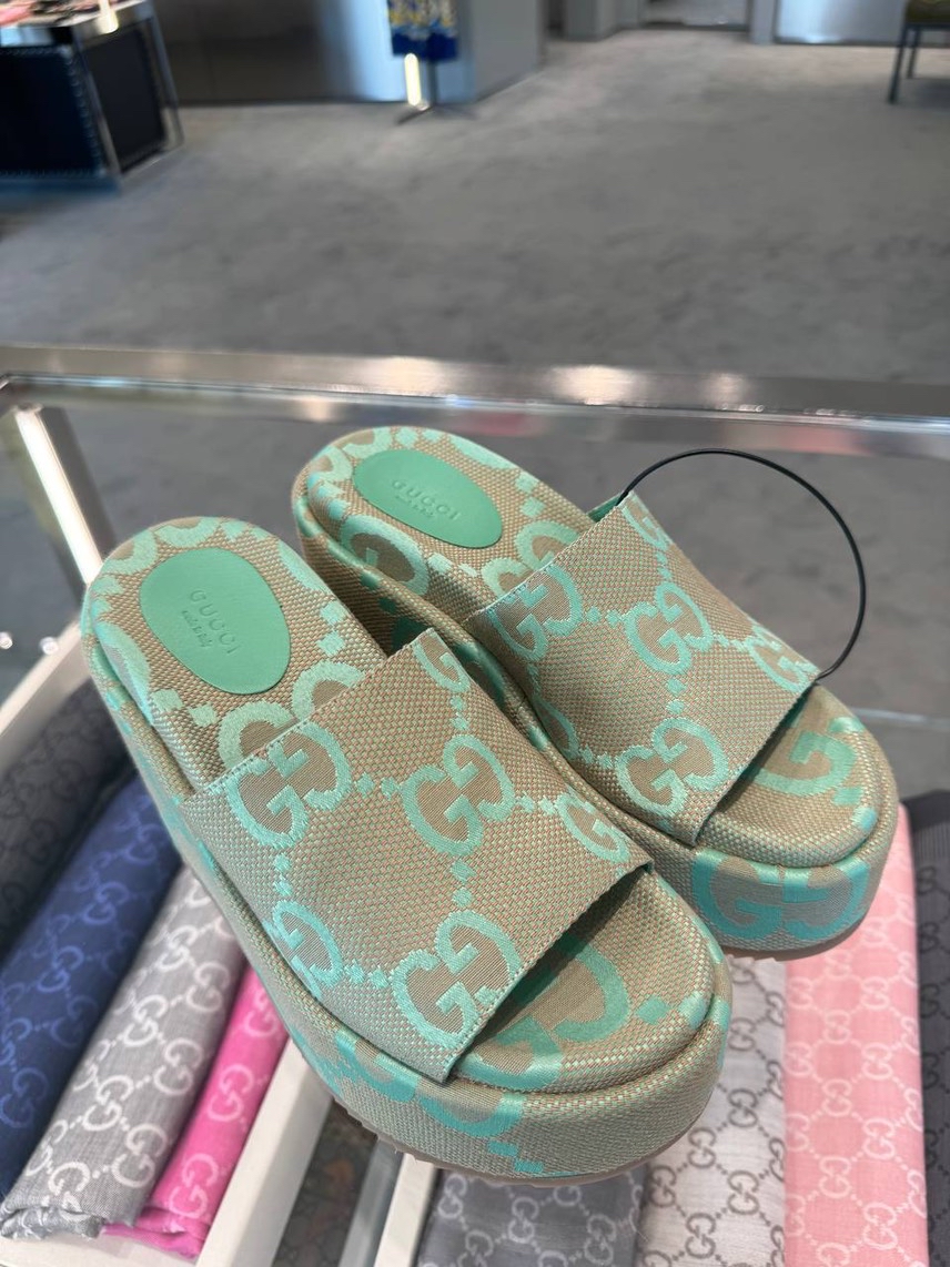 GUCCI Sandals front view - Women's luxury Shoes