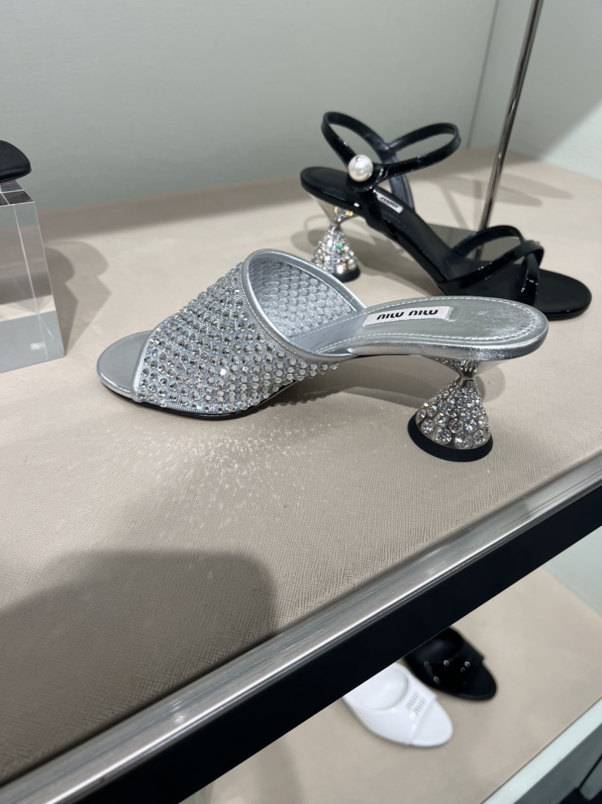 MIU MIU Sandals side view - Women's luxury Shoes