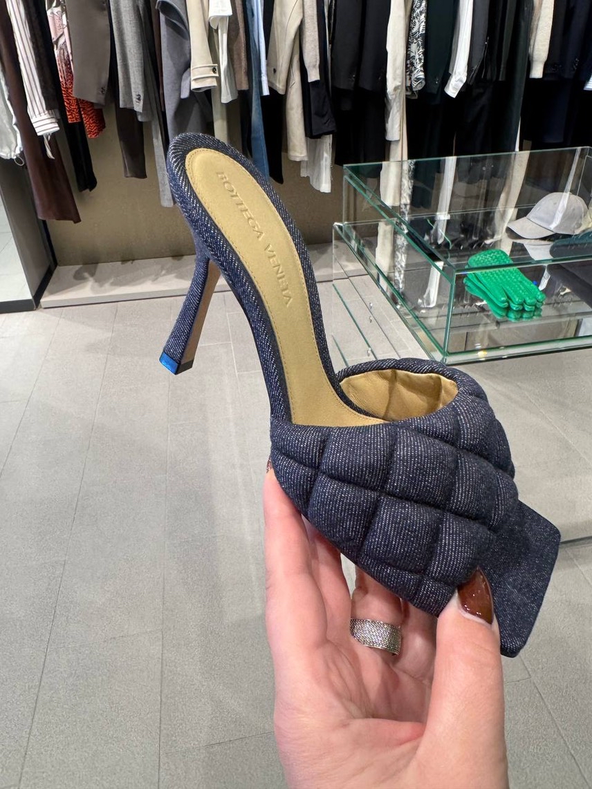 BOTTEGA VENETA Sandals front view - Women's luxury Shoes