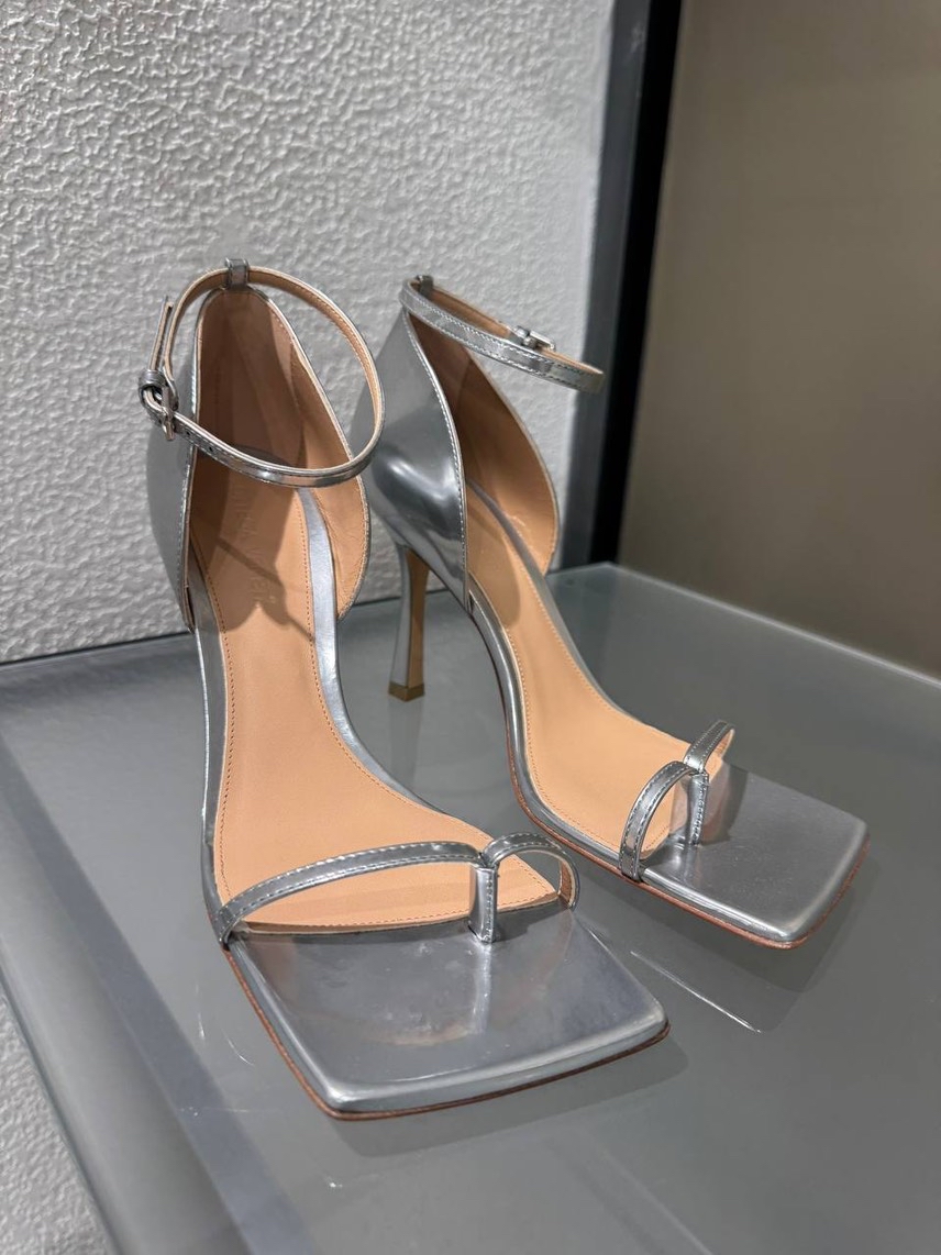 BOTTEGA VENETA Sandals side view - Women's luxury Shoes