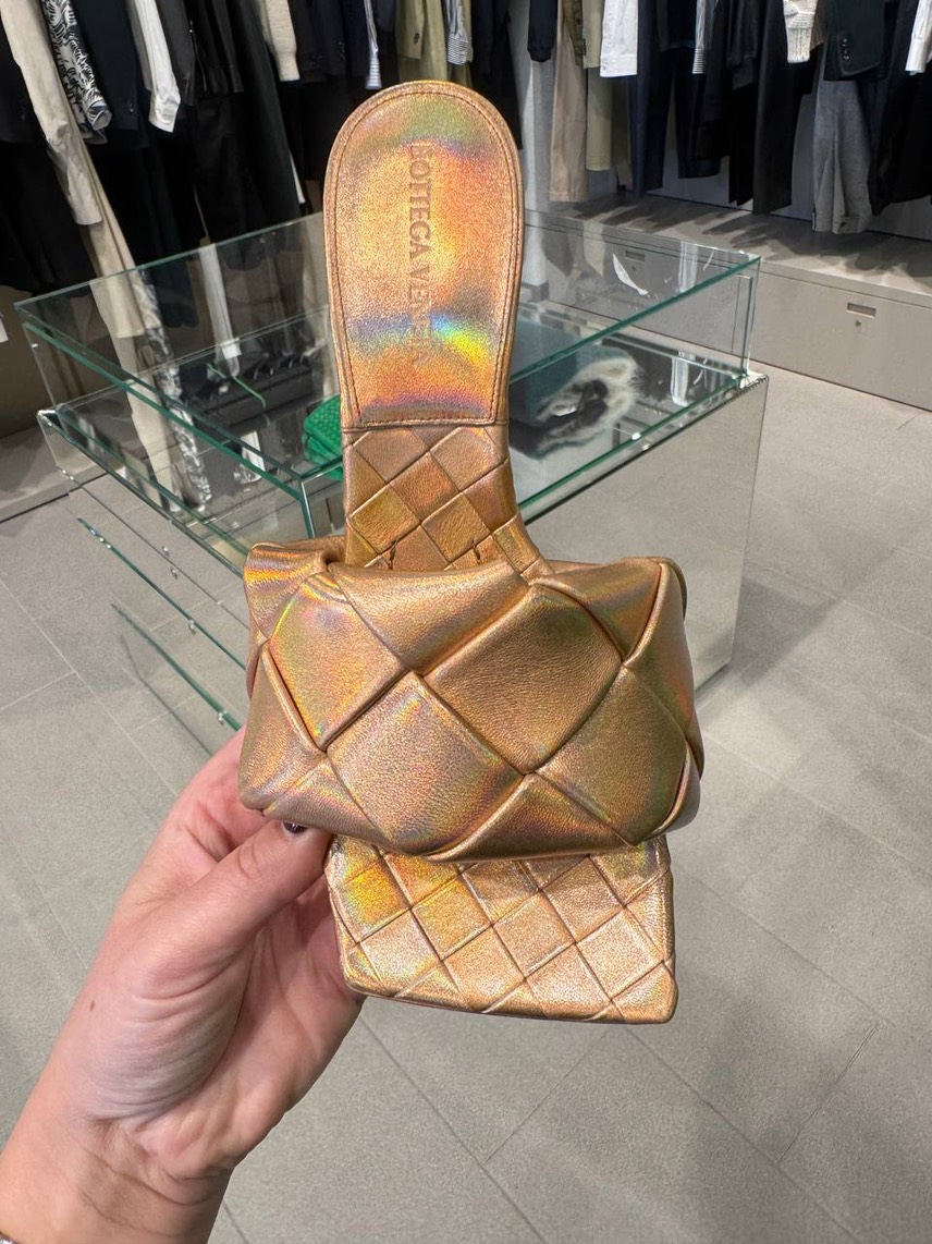 BOTTEGA VENETA Sandals side view - Women's luxury Shoes