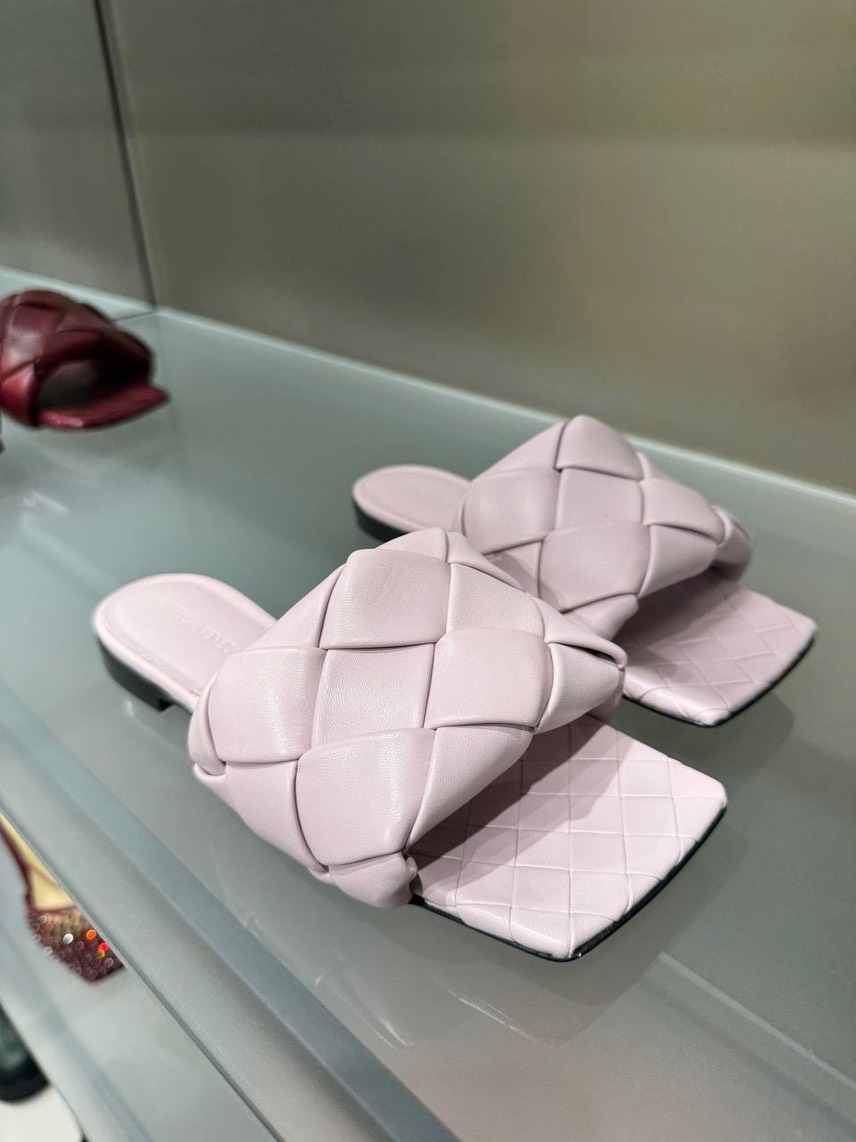 BOTTEGA VENETA Slides side view - Women's luxury Shoes