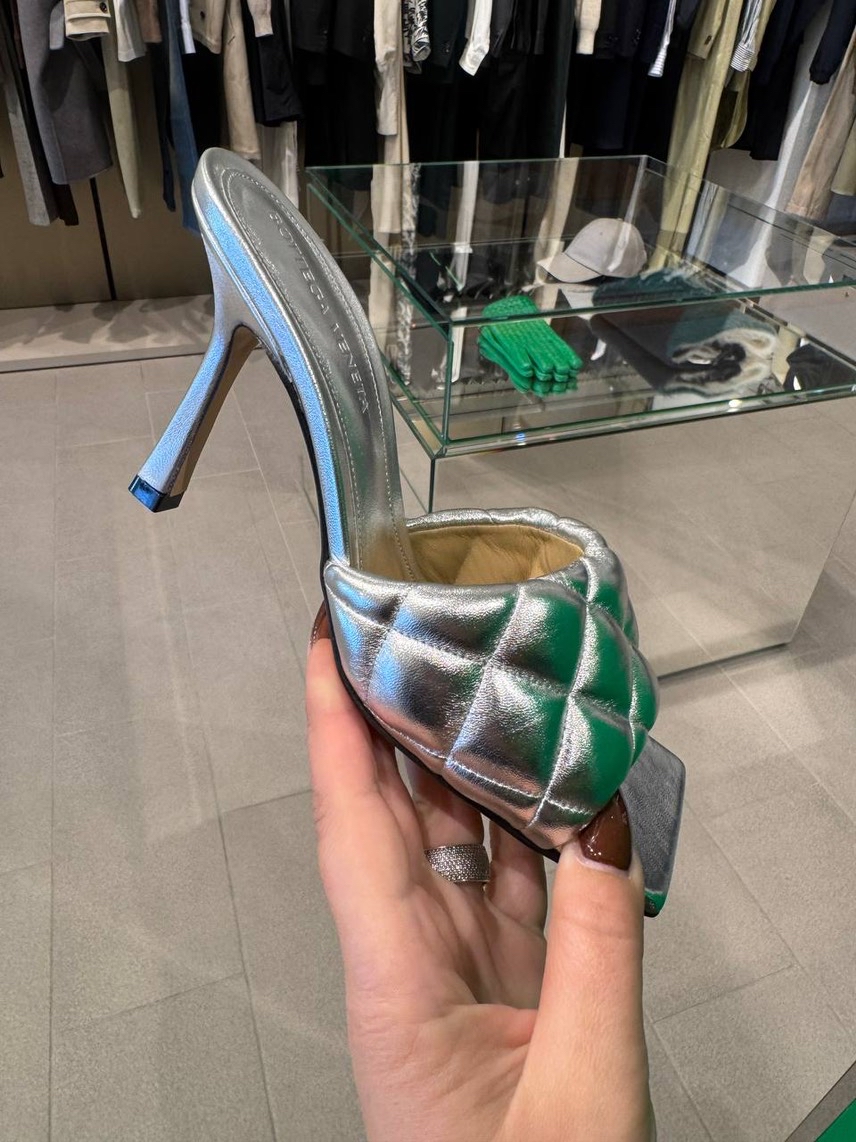 BOTTEGA VENETA Sandals front view - Women's luxury Shoes
