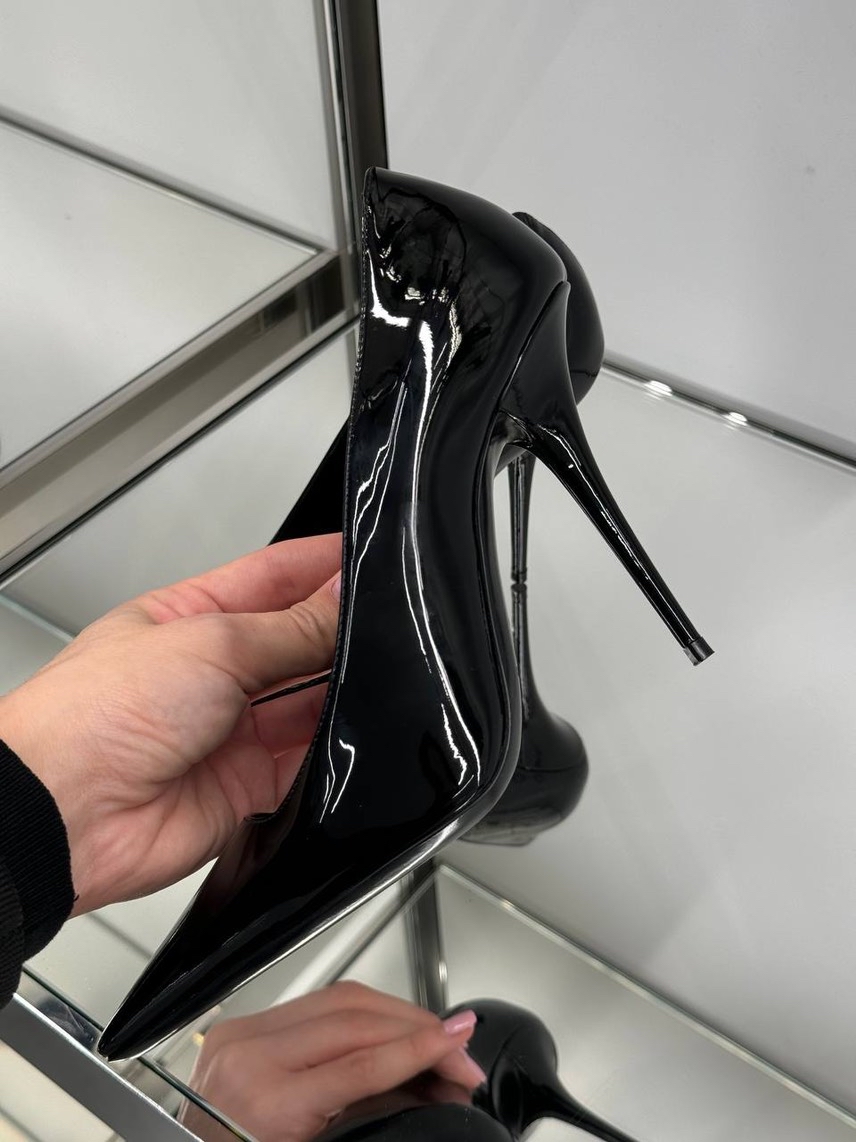 YVES SAINT LAURENT Pumps front view - Women's luxury Shoes