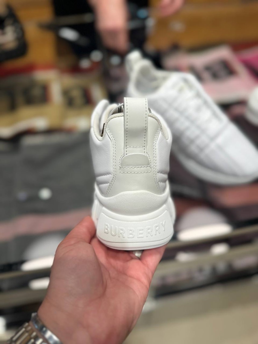 BURBERRY Sneakers side view - Women's luxury Shoes