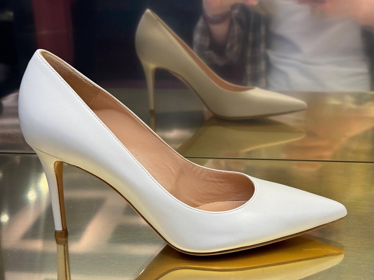 GIANVITO ROSSI Pumps side view - Women's luxury Shoes