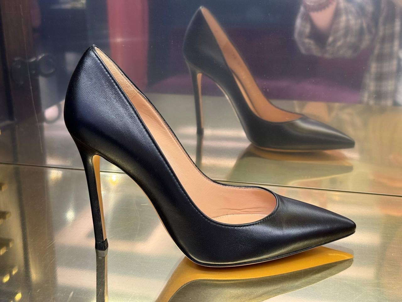 GIANVITO ROSSI Pumps side view - Women's luxury Shoes