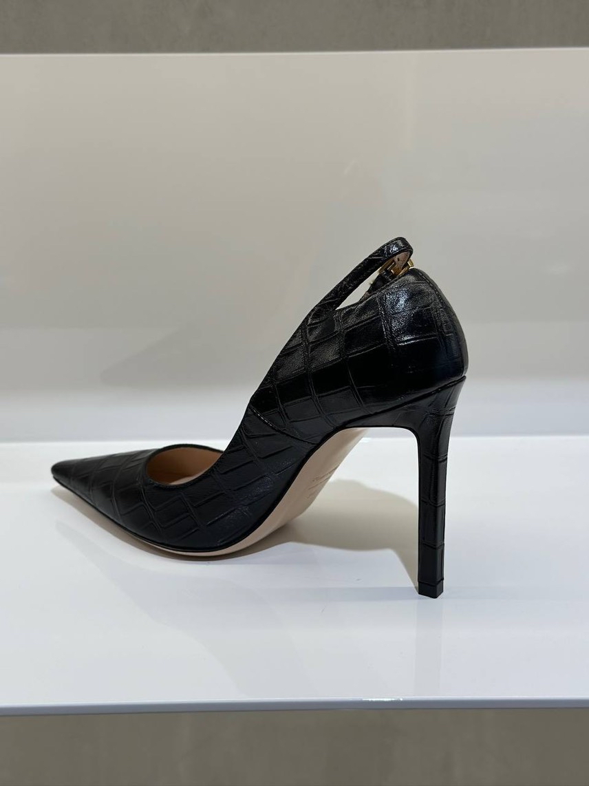 TOM FORD Pumps side view - Women's luxury Shoes