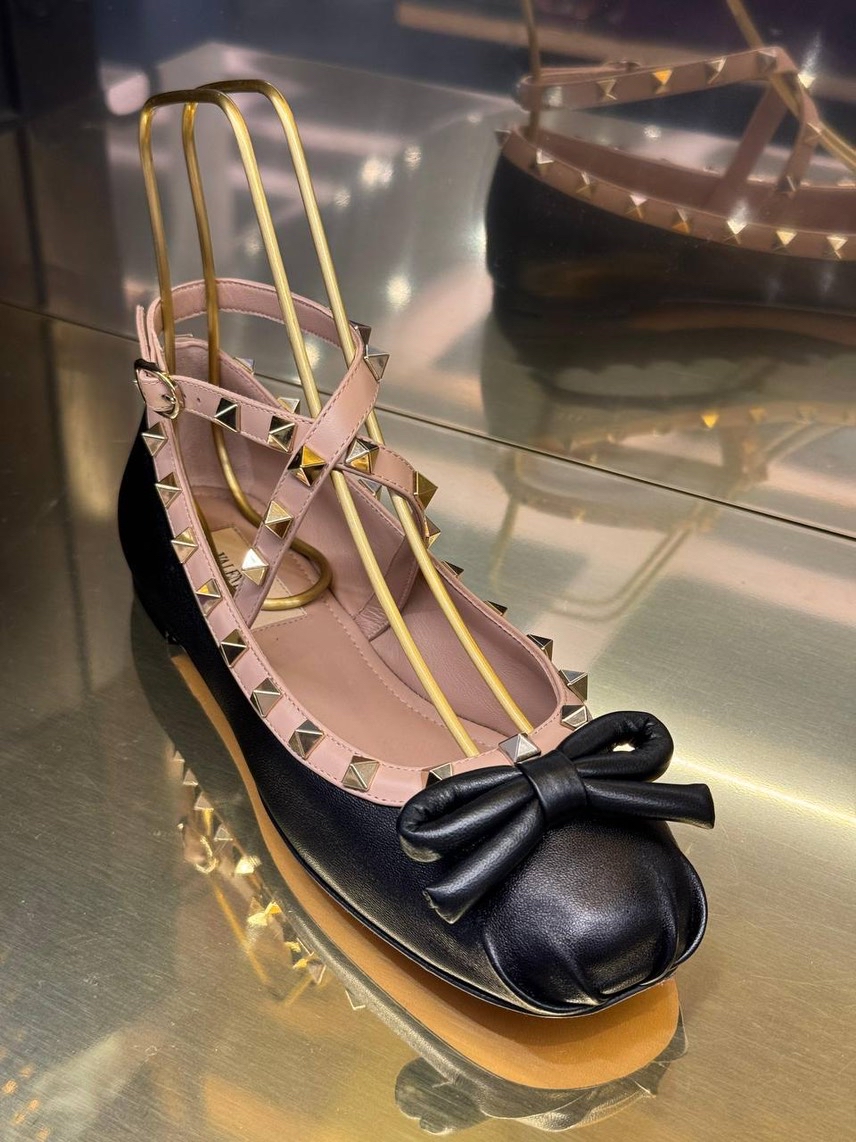 VALENTINO GARAVANI Ballerinas side view - Women's luxury Shoes