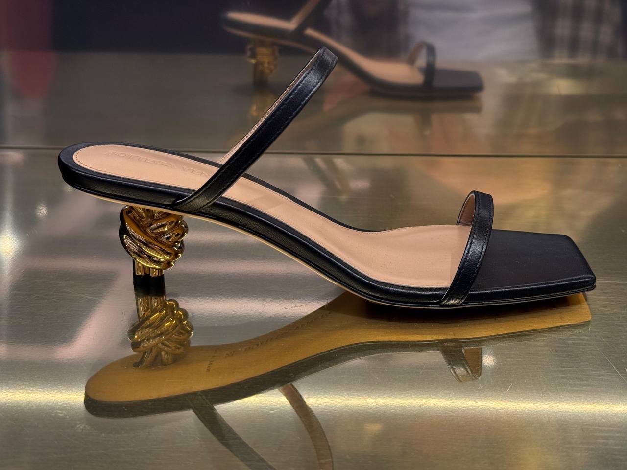 BOTTEGA VENETA Sandals side view - Women's luxury Shoes
