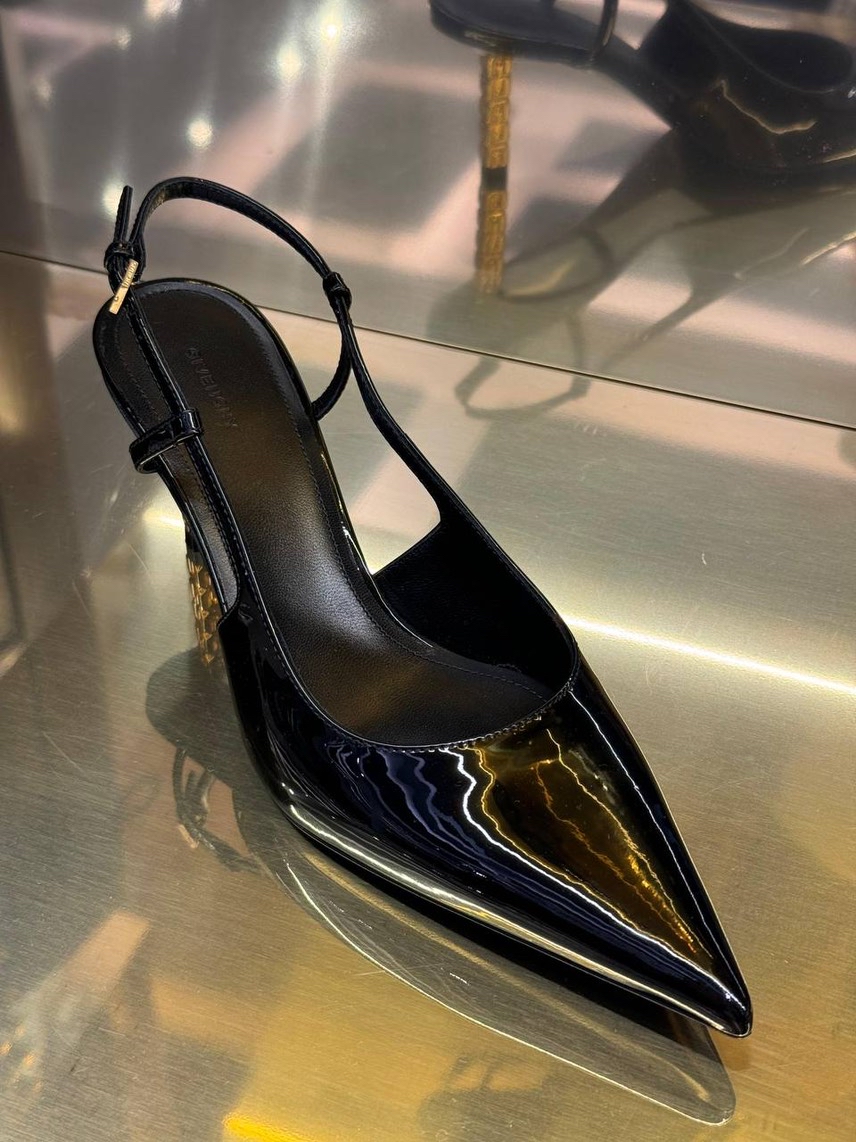 GIVENCHY Pumps side view - Women's luxury Shoes