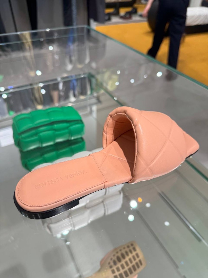 BOTTEGA VENETA Slides side view - Women's luxury Shoes