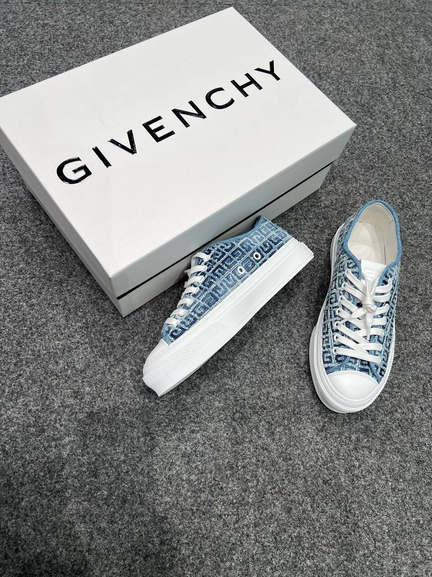GIVENCHY Sneakers front view - Women's luxury Shoes