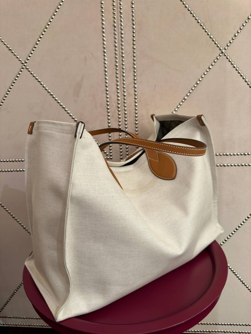 GUCCI Totes side view - Women's luxury Bags