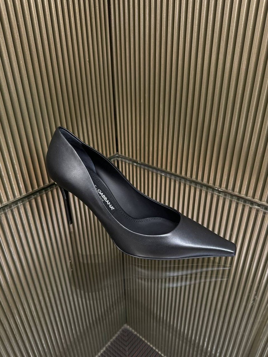 DOLCE & GABBANA Pumps front view - Women's luxury Shoes