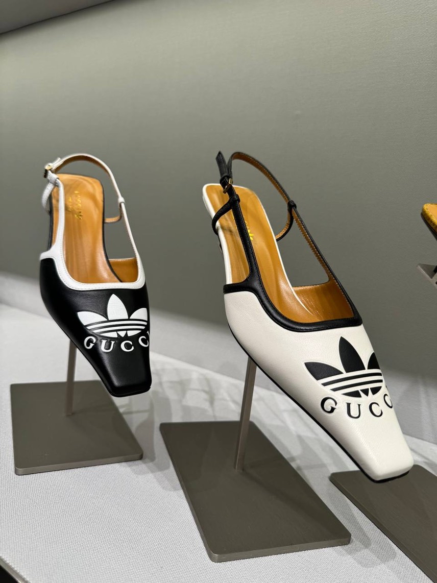 GUCCI Sandals front view - Women's luxury Shoes