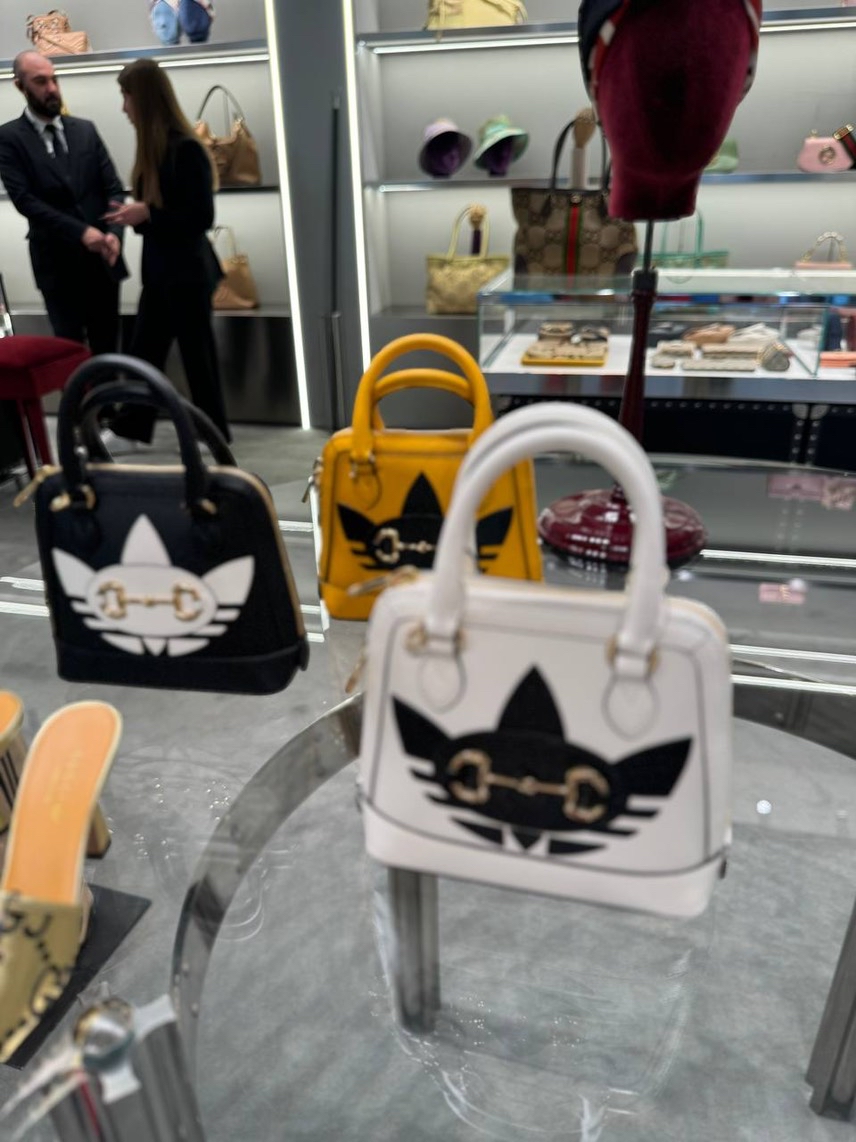 GUCCI Shoulder bags side view - Women's luxury Bags