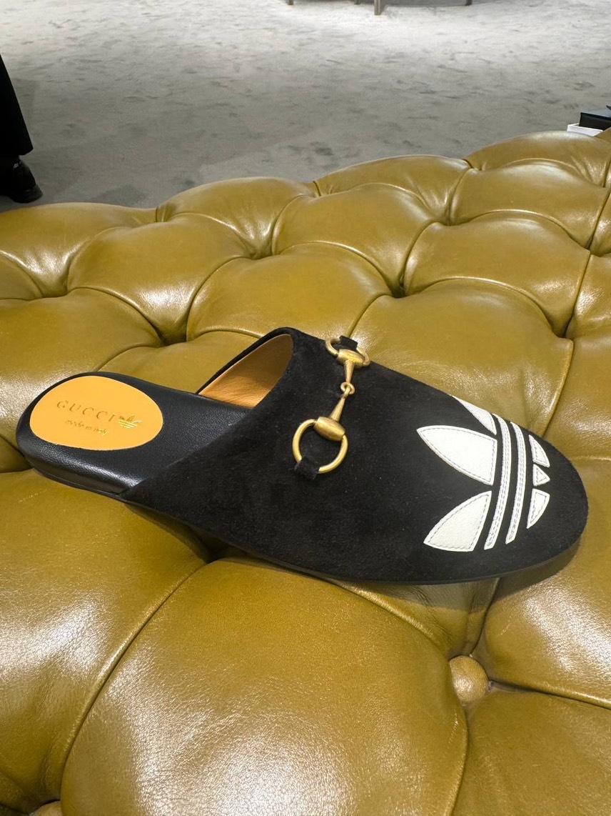 GUCCI Mules side view - Women's luxury Shoes