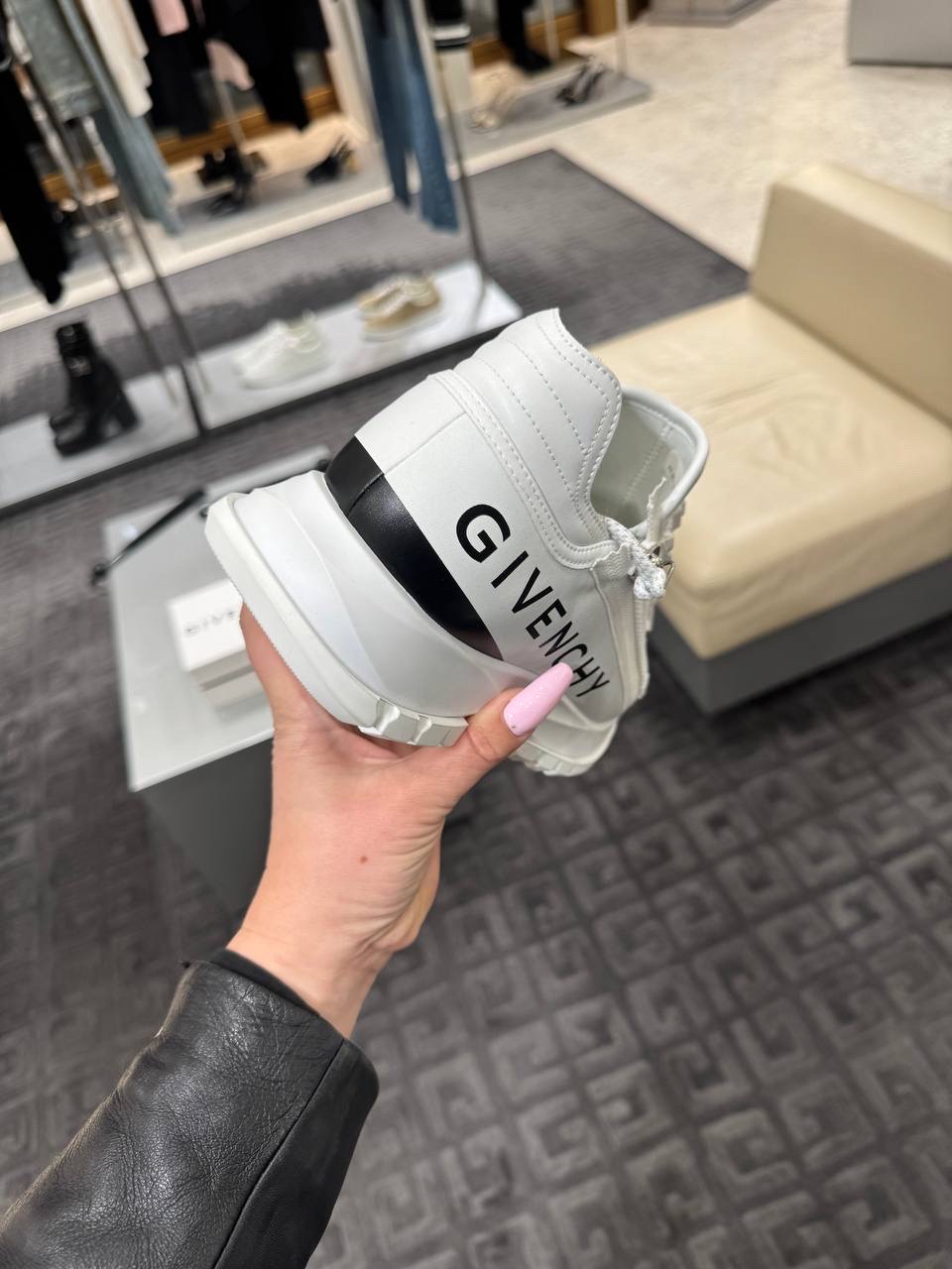 GIVENCHY Sneakers side view - Men's luxury Shoes