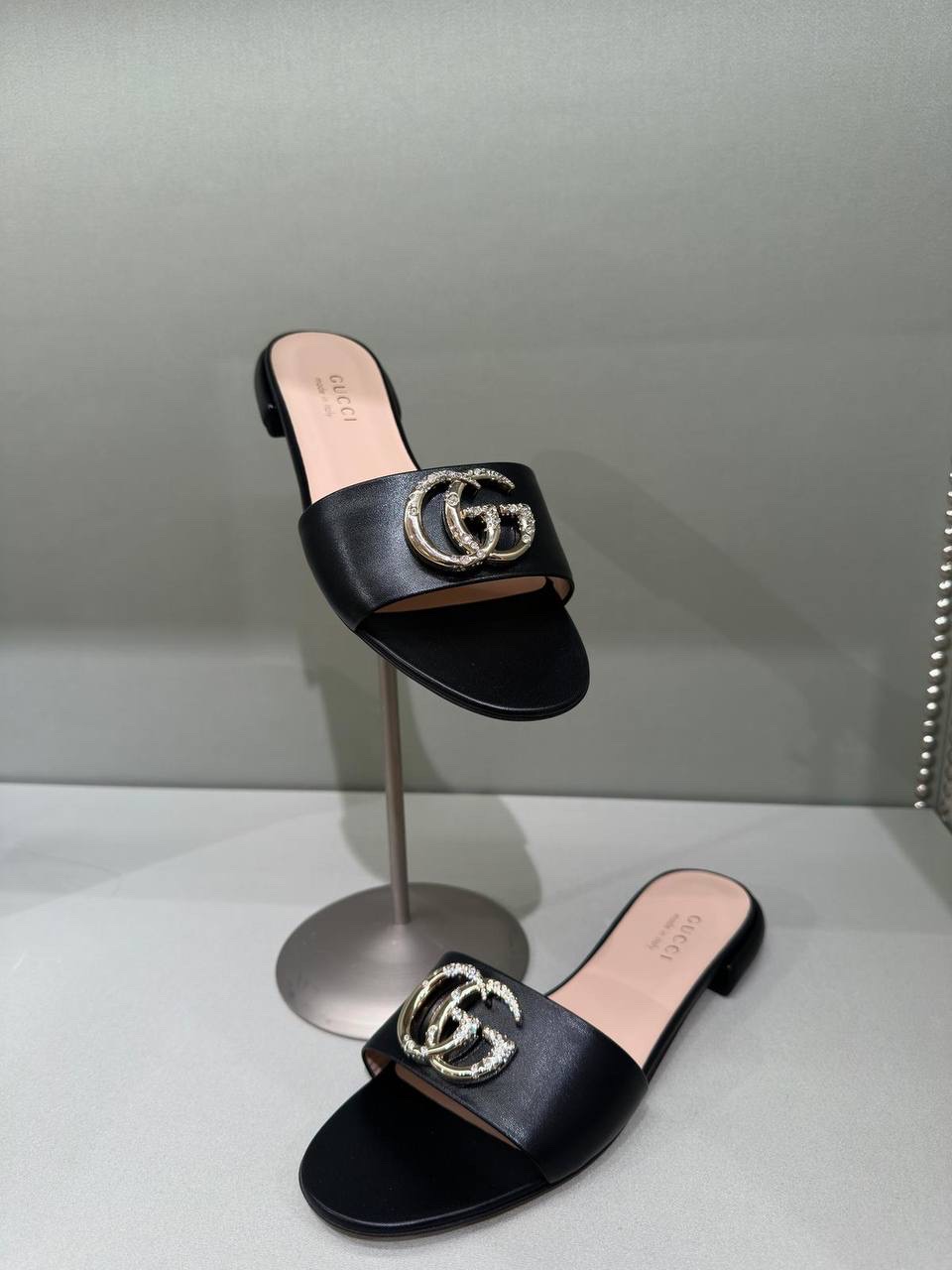 GUCCI Slides front view - Women's luxury Shoes