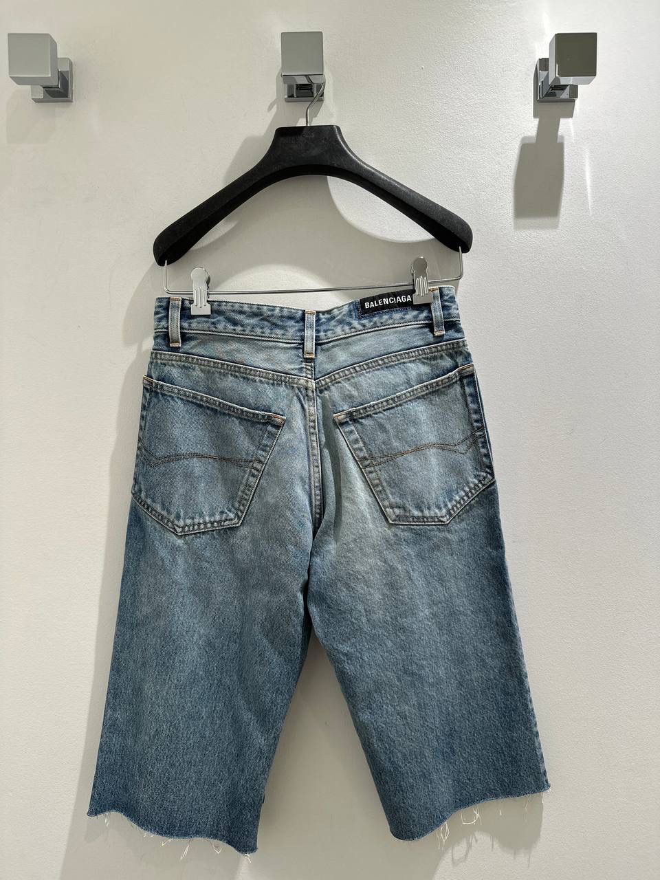 BALENCIAGA Shorts side view - Men's luxury Clothes