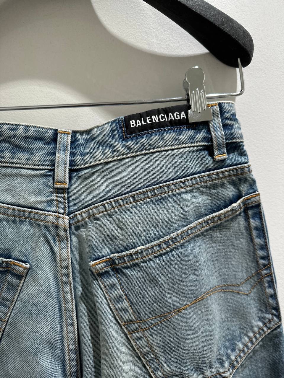BALENCIAGA Shorts side view - Men's luxury Clothes