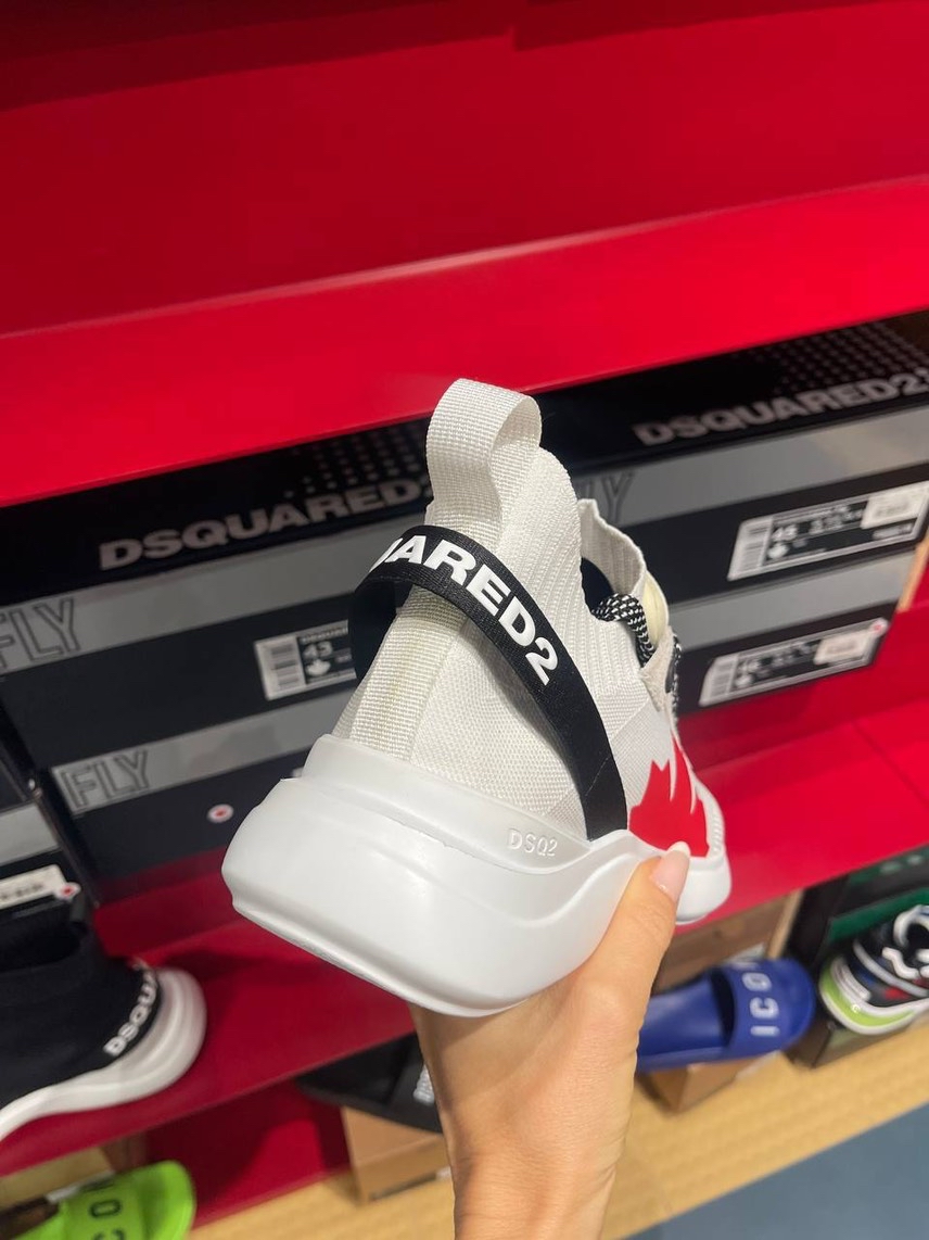 DSQUARED2 Sneakers side view - Men's luxury Shoes