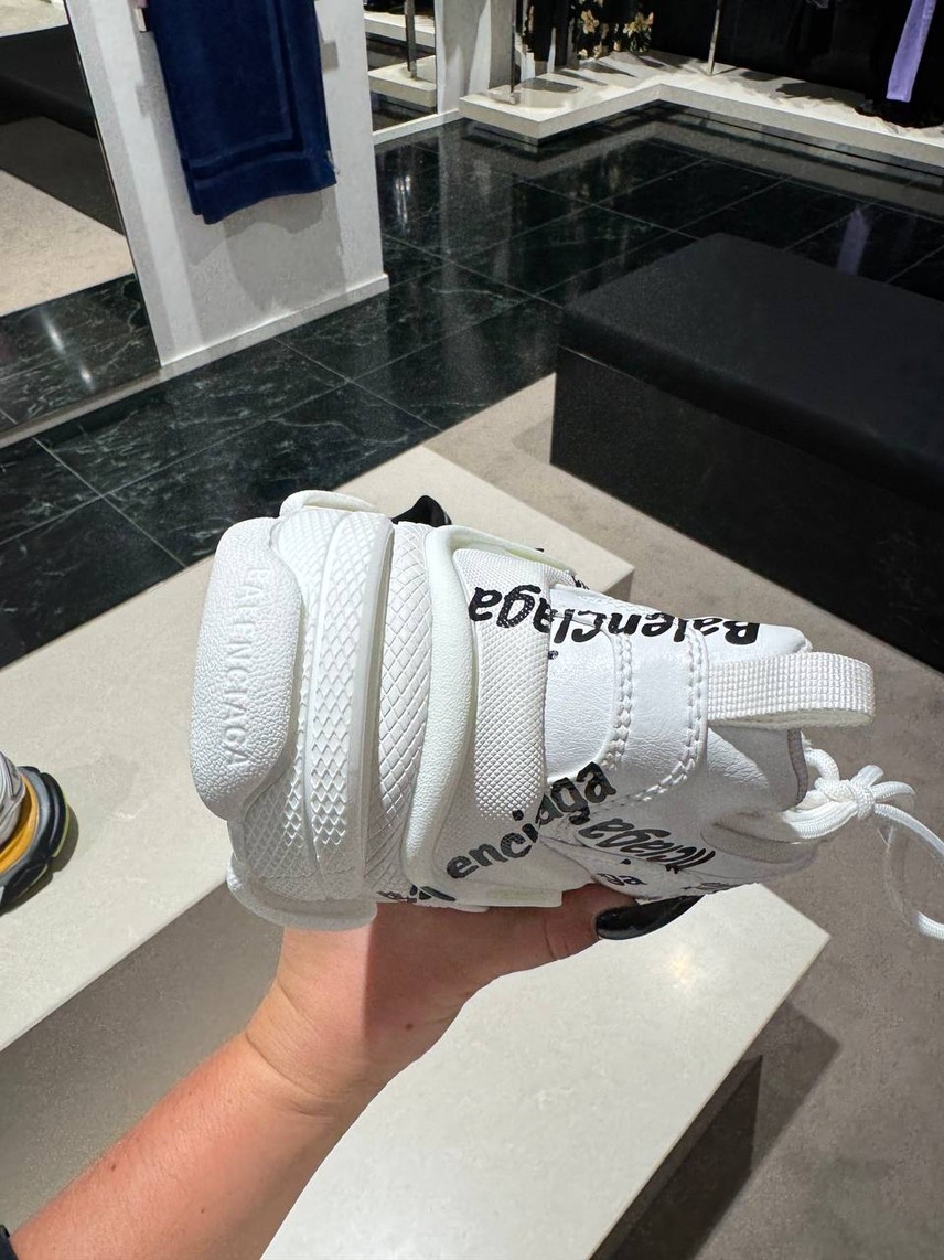 BALENCIAGA Sneakers side view - Women's luxury Shoes
