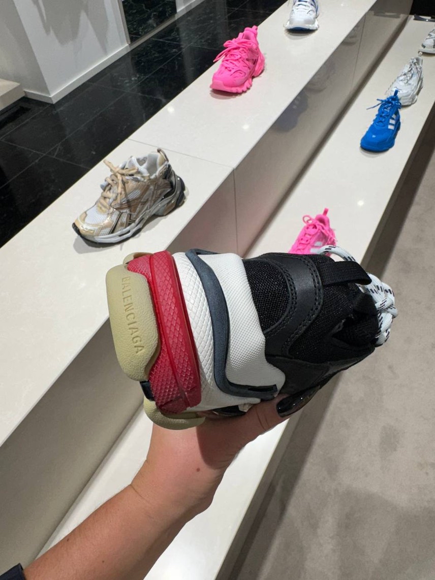 BALENCIAGA Sneakers side view - Women's luxury Shoes