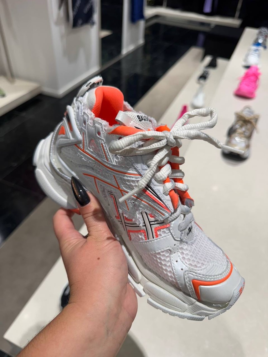 BALENCIAGA Sneakers side view - Women's luxury Shoes