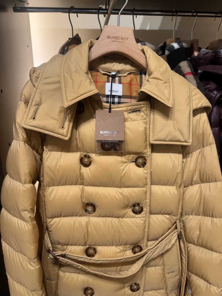 BURBERRY Down jacket side view - Women's luxury Clothes