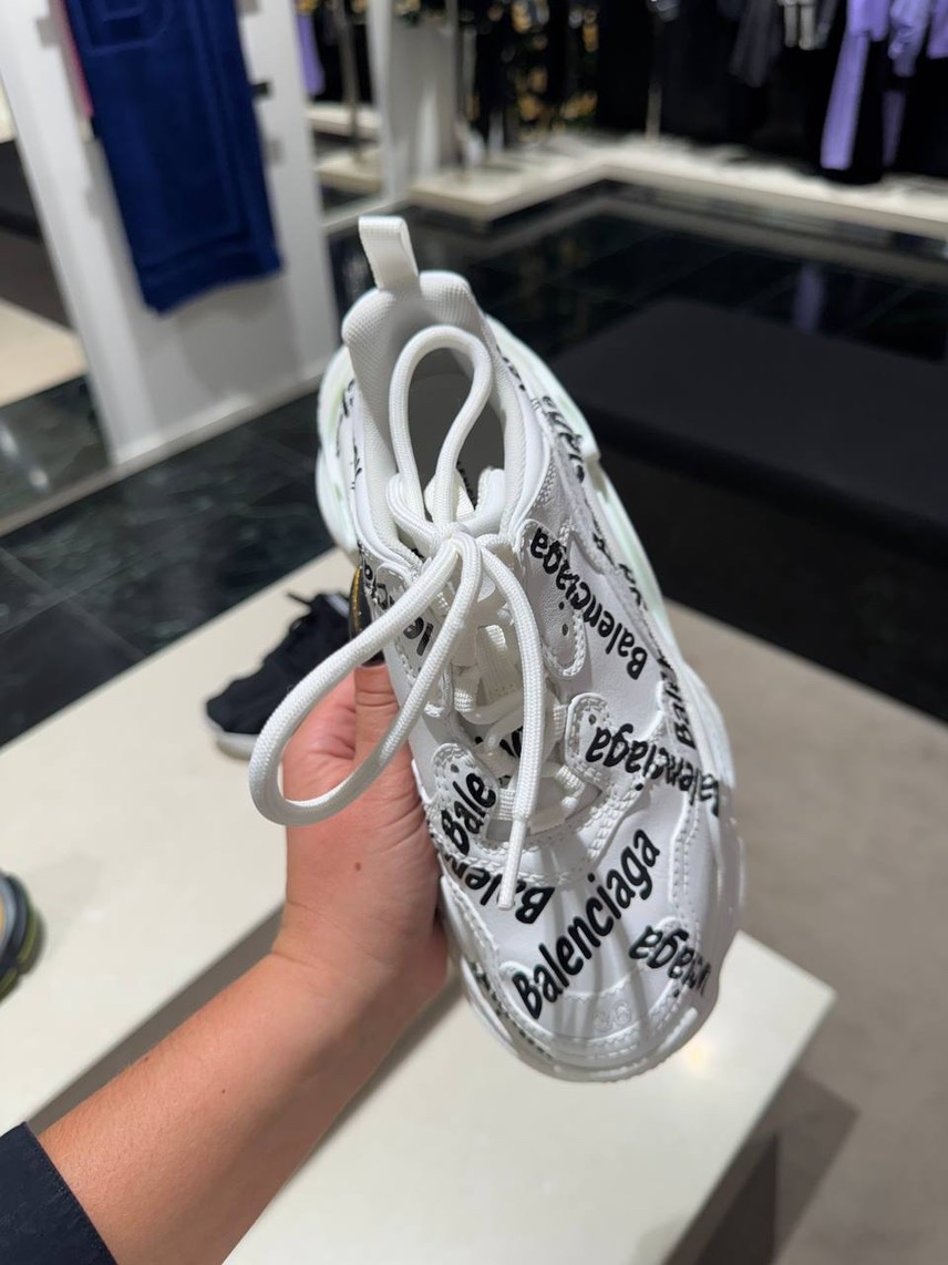 BALENCIAGA Sneakers side view - Women's luxury Shoes