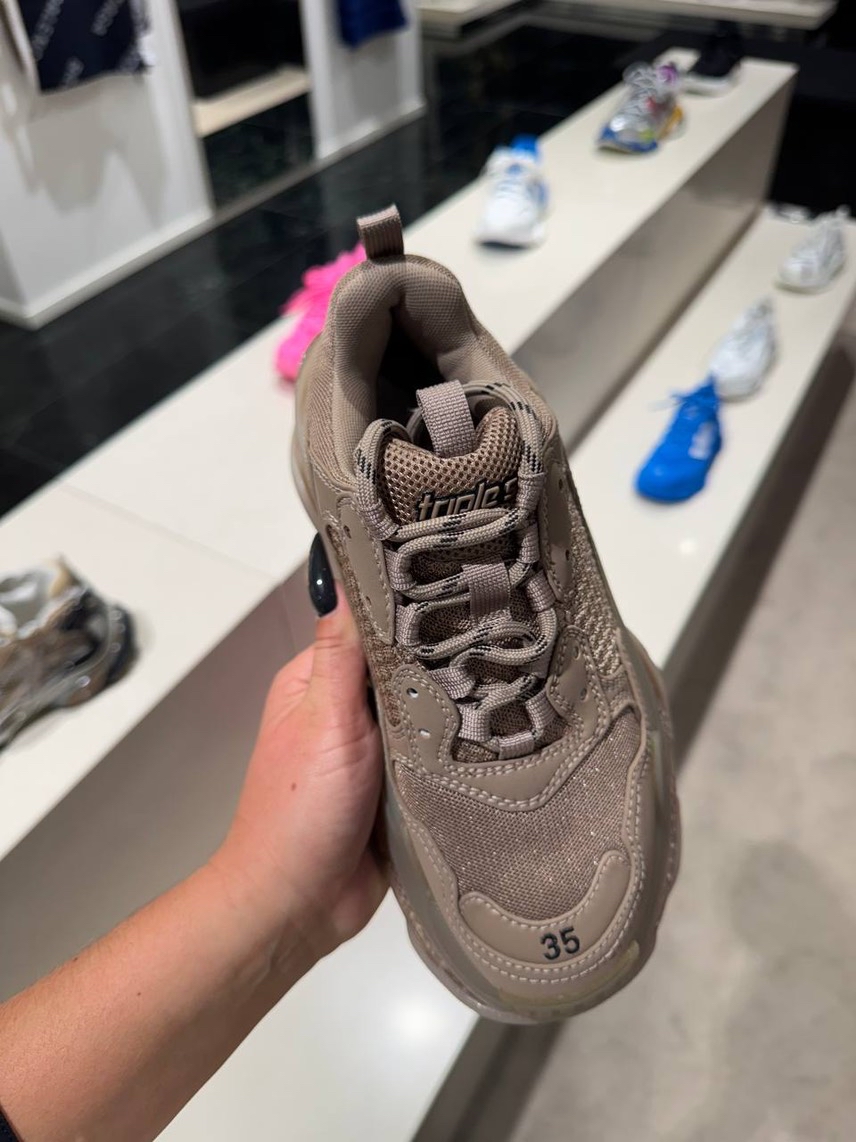 BALENCIAGA Sneakers side view - Women's luxury Shoes