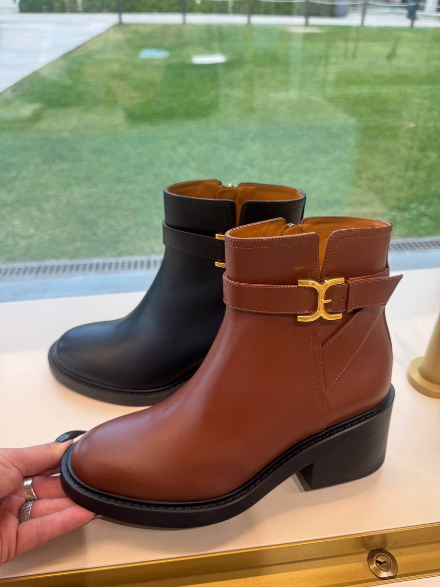 CHLOE Boots front view - Women's luxury Shoes