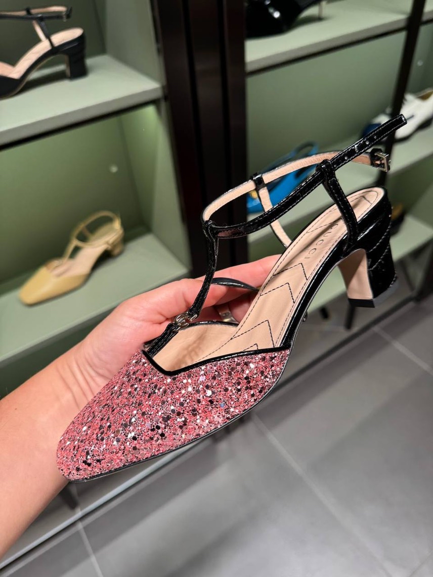 GUCCI Sandals front view - Women's luxury Shoes