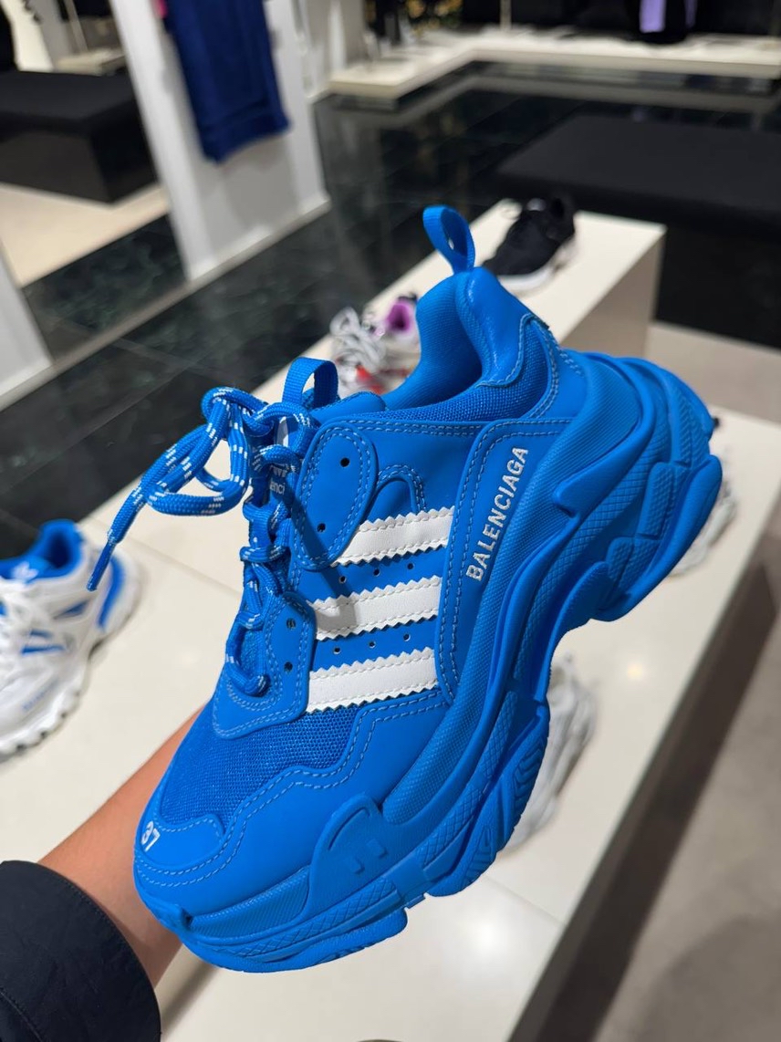 BALENCIAGA Sneakers front view - Women's luxury Shoes