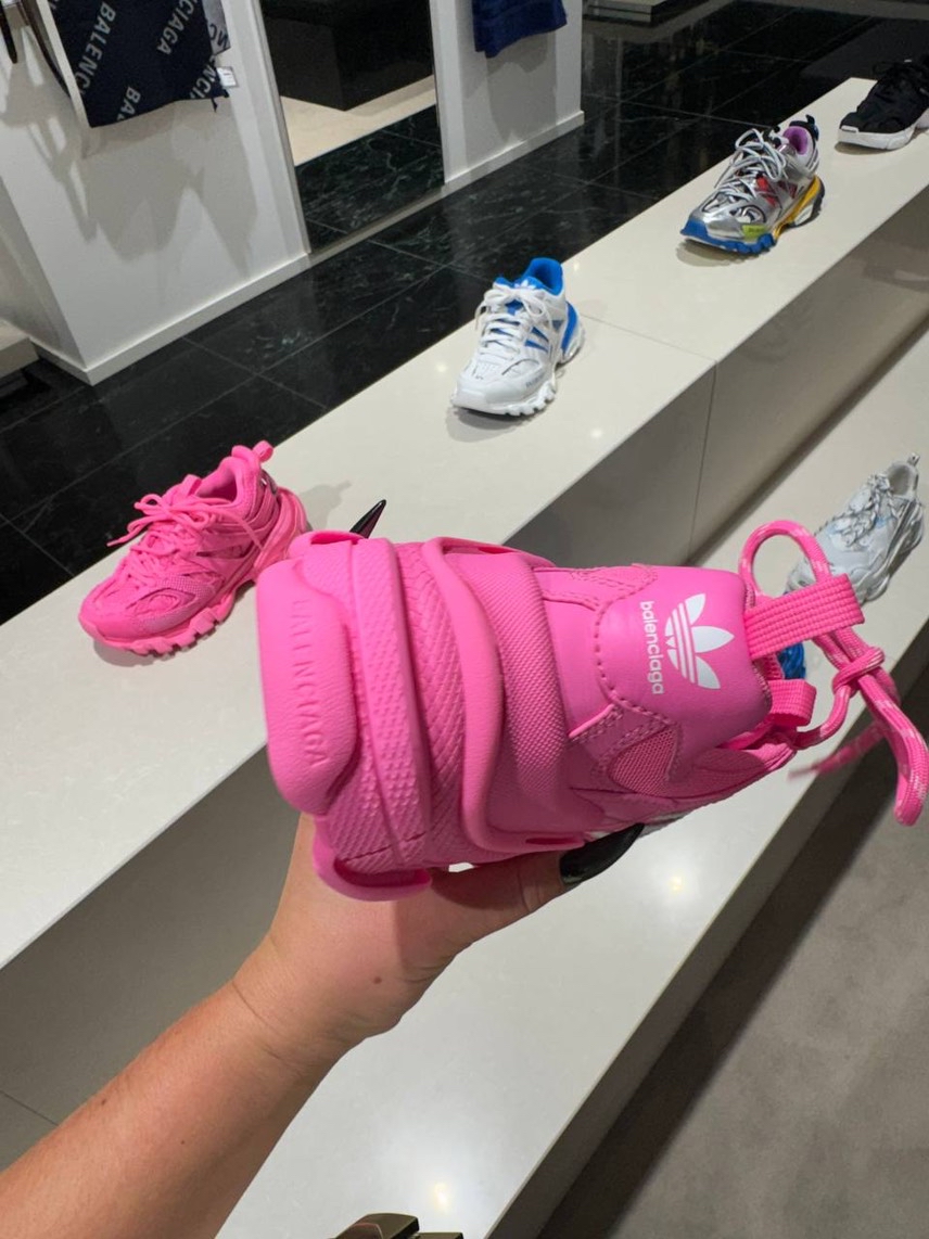 BALENCIAGA Sneakers side view - Women's luxury Shoes