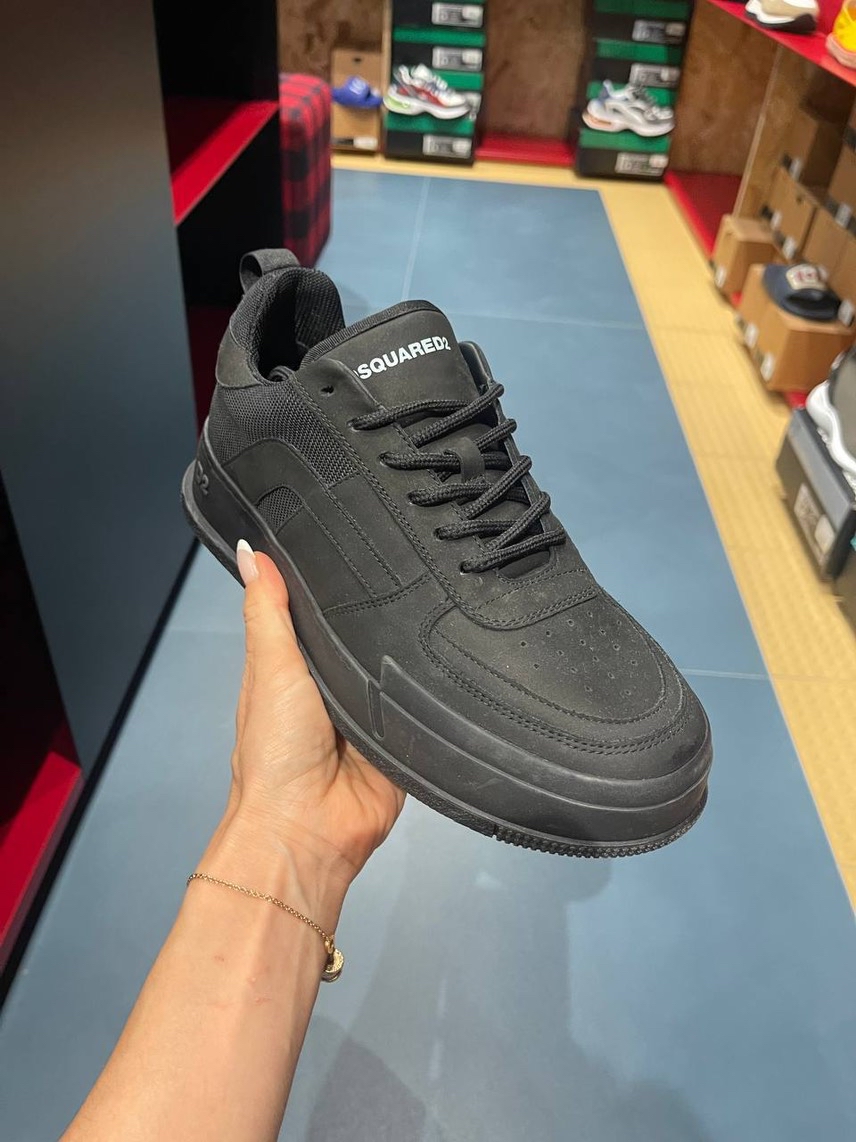 DSQUARED2 Sneakers side view - Men's luxury Shoes