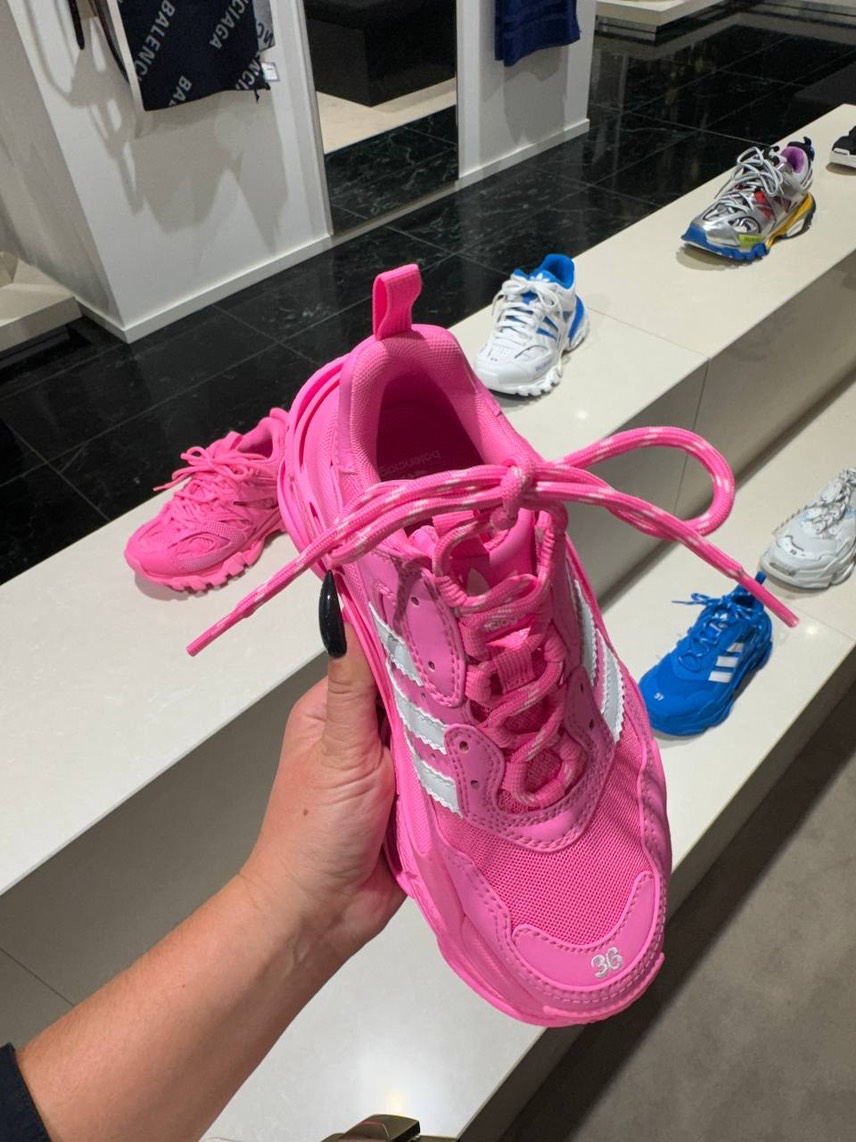 BALENCIAGA Sneakers side view - Women's luxury Shoes