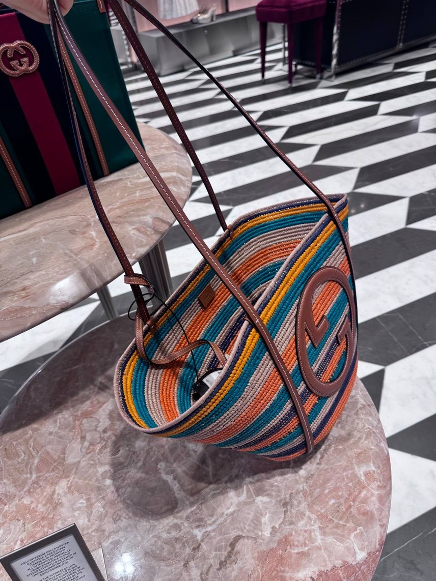GUCCI Totes side view - Women's luxury Bags
