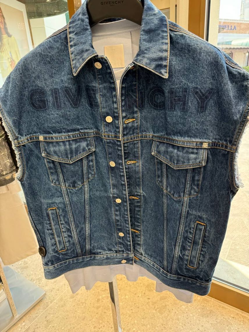 GIVENCHY Gilets front view - Men's luxury Clothes
