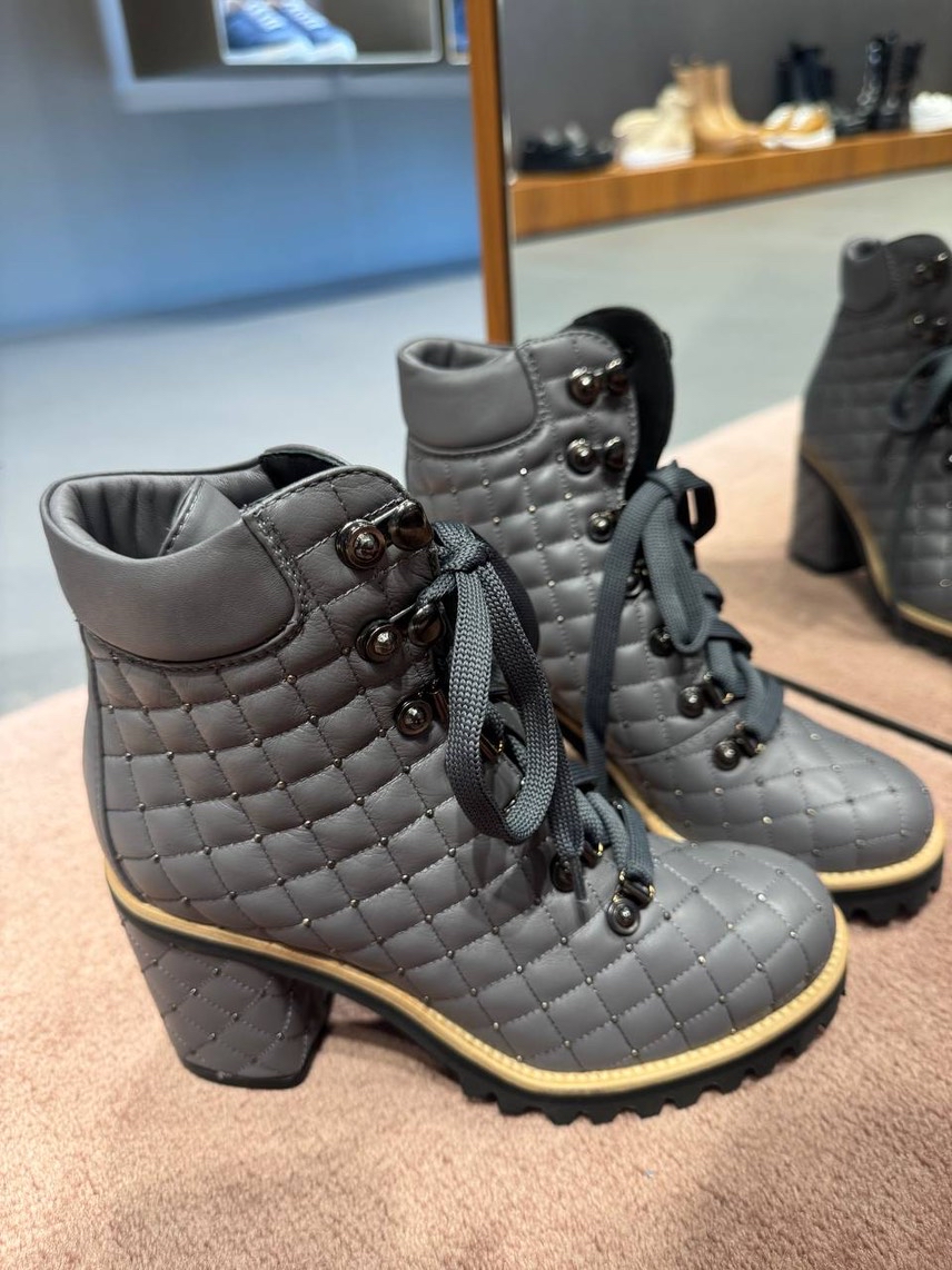 LE SILLA Boots front view - Women's luxury Shoes