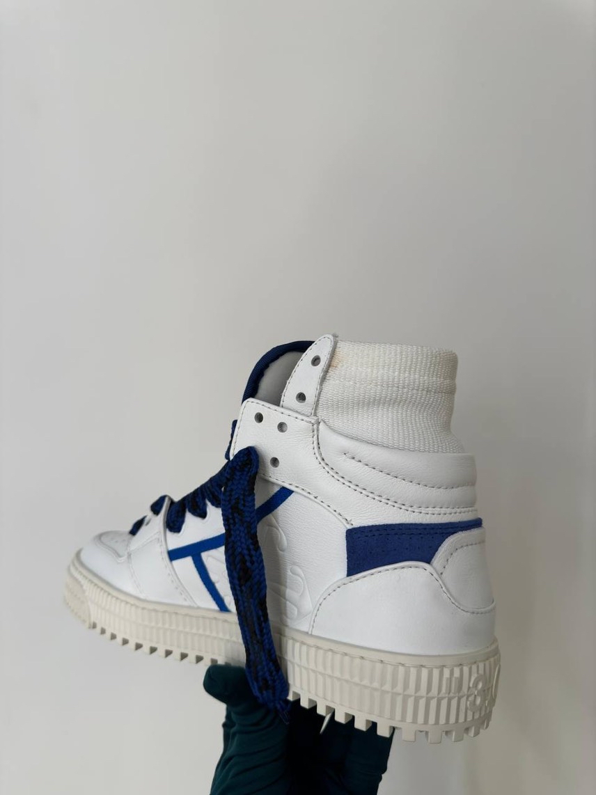 OFF-WHITE Sneakers side view - Men's luxury Shoes