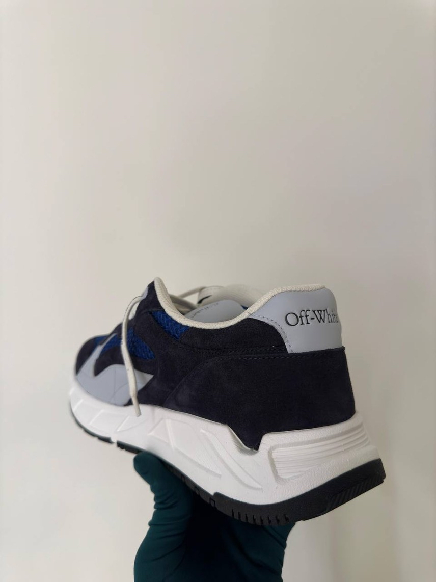 OFF-WHITE Sneakers side view - Men's luxury Shoes